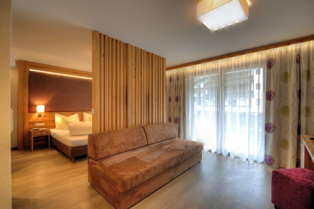 Hotel Arnika イシュグル エクステリア 写真